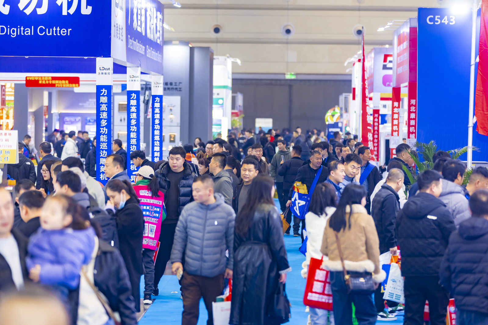 圓滿(mǎn)收官｜2026春季（鄭州）第45屆中原廣告展圓滿(mǎn)收官，以盛會(huì)之約繪就行業(yè)藍(lán)圖